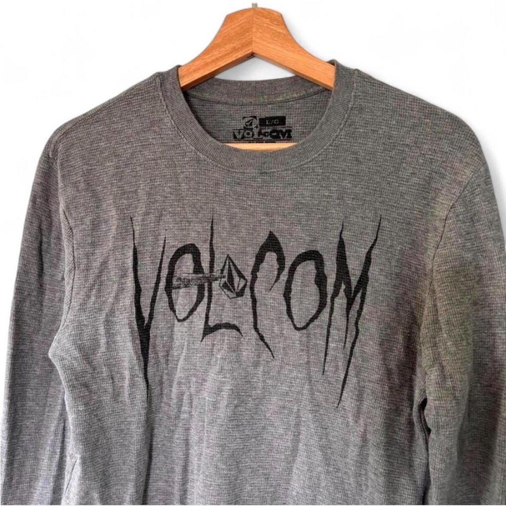 True Y2K Volcom skater top